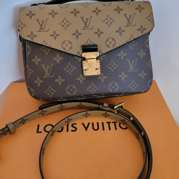 ❗SOLD off PM Authentic Métis reverse❗ - Picture 2 of 16